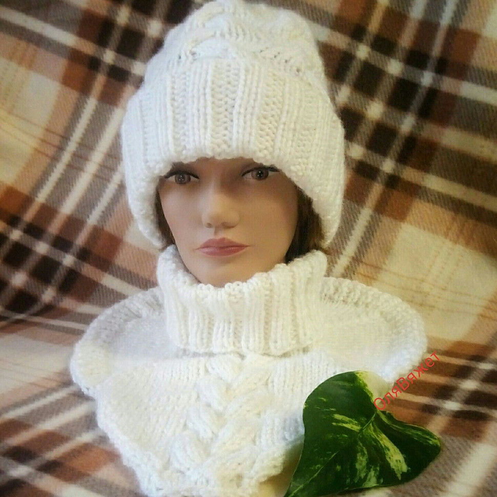 Оля Вяжет