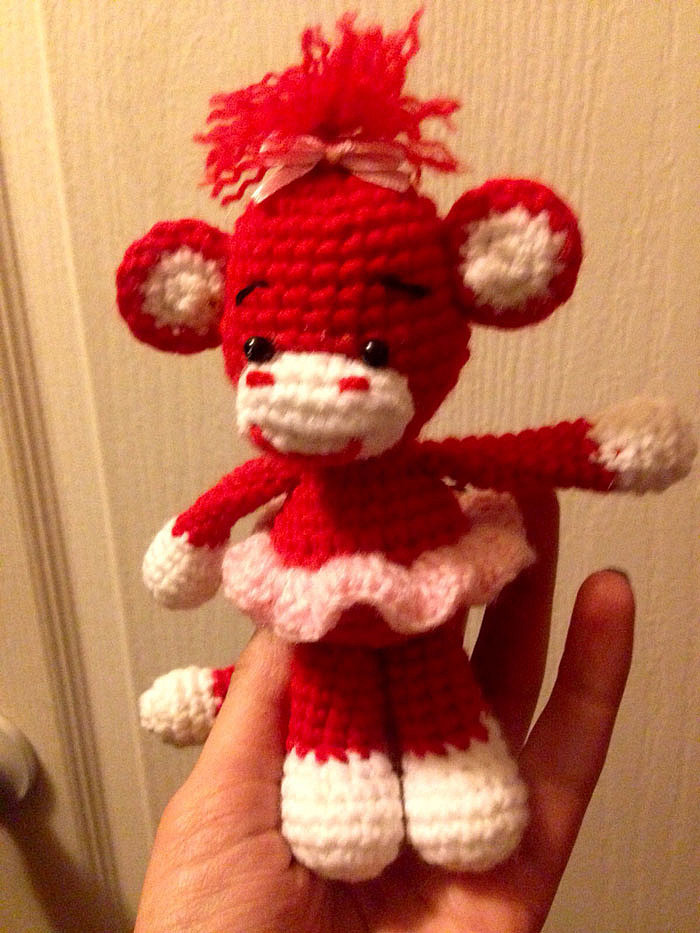 Вязаная игрушка Обезьянка