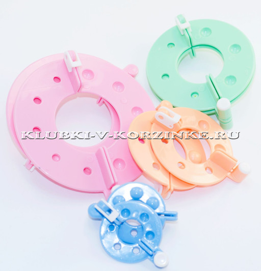 Набор устройств для изготовления помпонов