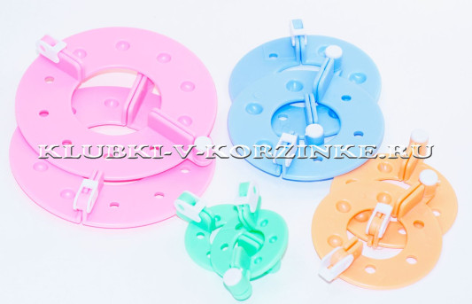 Набор устройств для изготовления помпонов